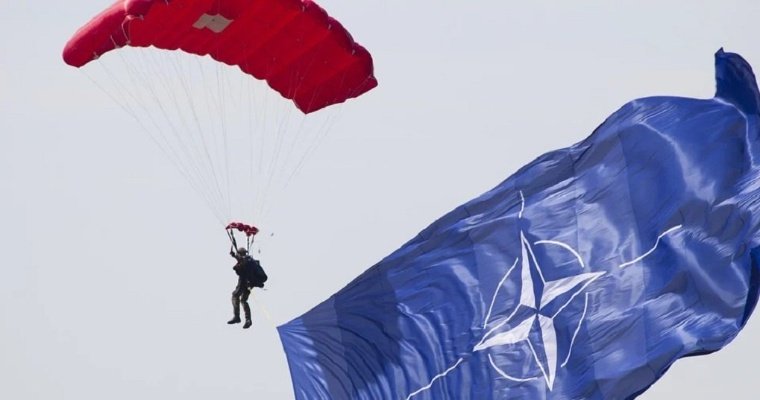 При десантировании с парашютами в Швеции пострадали более 10 солдат НАТО