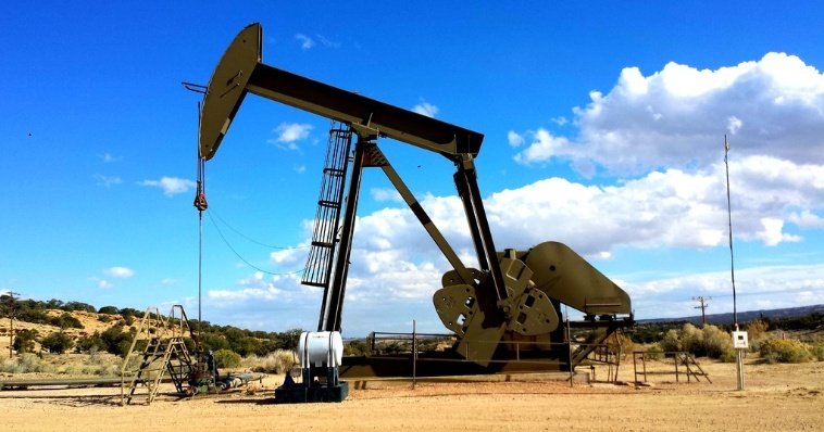 Минус 500 тысяч баррелей: Россия в марте сократит суточную добычу нефти