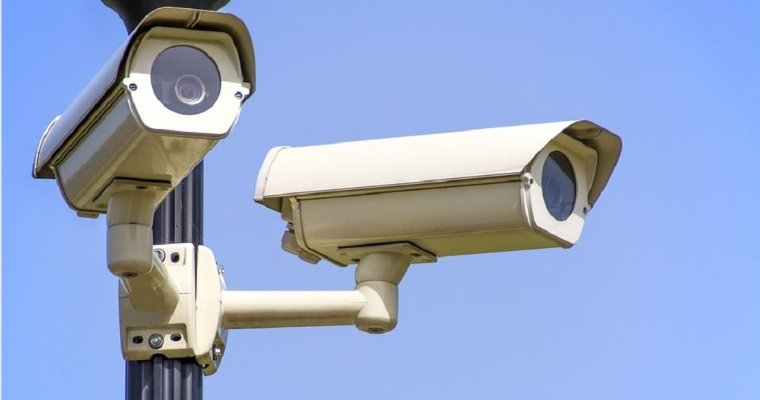 Напротив здания Минобороны России обнаружили шпионскую видеокамеру