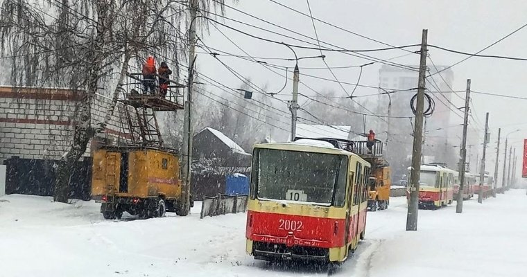 Трамваи в Ижевске встали на улице Ленина между Халтурина и Бабушкина