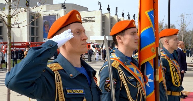 На Центральной площади Ижевска отпраздновали 375-летие пожарной охраны России 