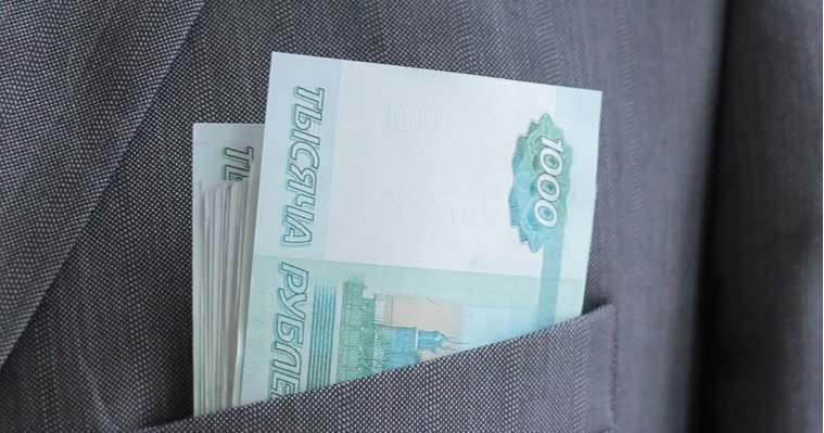 Двух кизнерских чиновников осудили за получение взятки в размере более 2 млн рублей