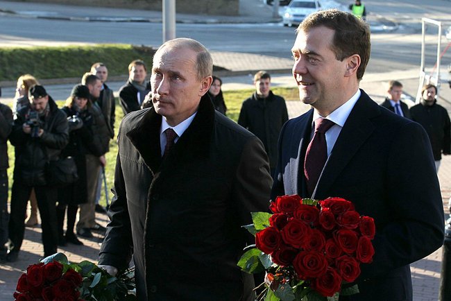 Поздравление медведева путин Поздравление медведева путин