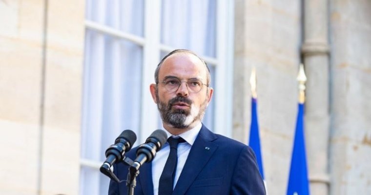 Во Франции подал в отставку премьер-министр