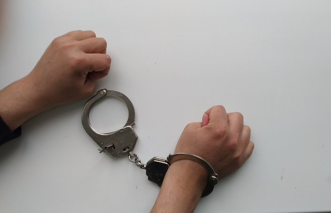 

В лесополосе в Ижевске задержали подростка с 10 свертками наркотиков

