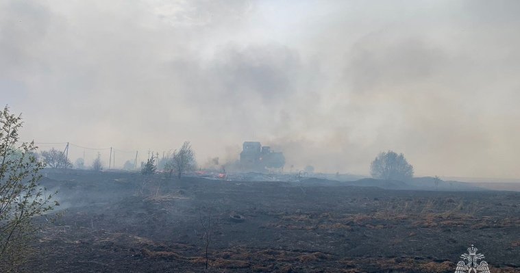 Итоги дня: пожар в удмуртской деревне Старая Бисарка и обнаружение погибшего рыбака в Вавожском районе