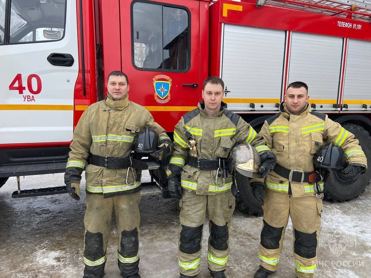 Огнеборцы Удмуртии спасли из горящего жилого дома двух человек