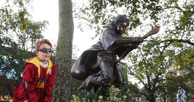 Статуя Гарри Поттера появилась в центре Лондона