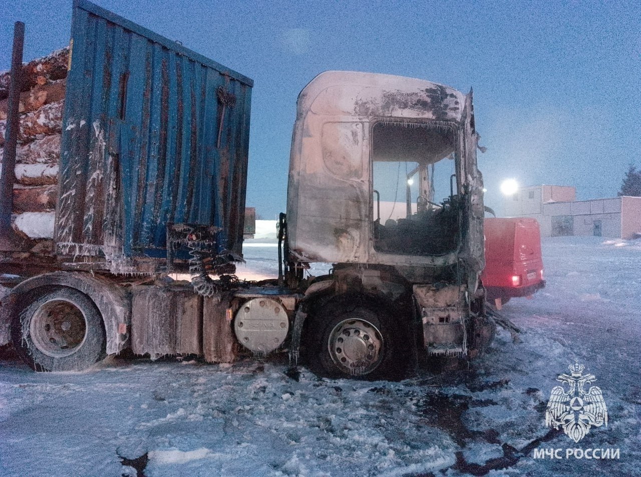 Из-за нагрева газового баллончика в Удмуртии сгорел грузовик