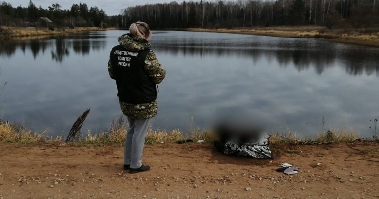 Гибель найденного в пруду мужчины расследуют в Увинском районе