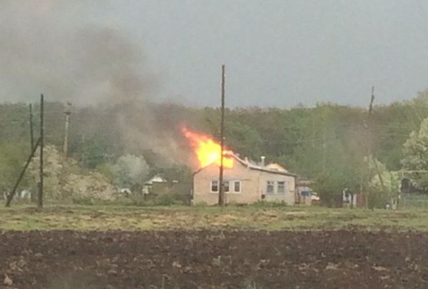 Александровка татарстан. Село Александровка Татарстан. Сгорел дом в Северо-Александровке. Удмуртии молния ударила 2022. Вчера удар молнии загорелся дом в Лаишевском районе.