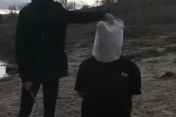 Видеоблогер из Пензы записал ролик в стиле казней ИГ