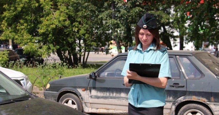 Жительница Удмуртии лишилась автомобиля из-за накопленных долгов