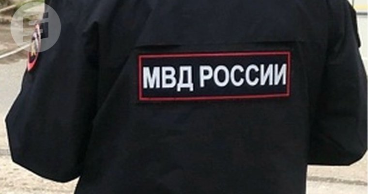 В Ростовской области подросток с ножом попытался проникнуть в школу и ранил четверых человек