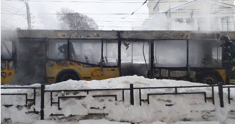 Загоревшийся в Ижевске автобус ехал на техосмотр