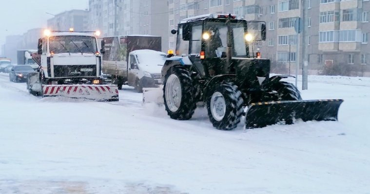 89 единиц техники очищают улицы Ижевска от снега