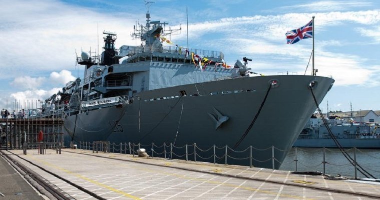 Солярку для военного корабля на 0,326 млн долларов похитили в Британии