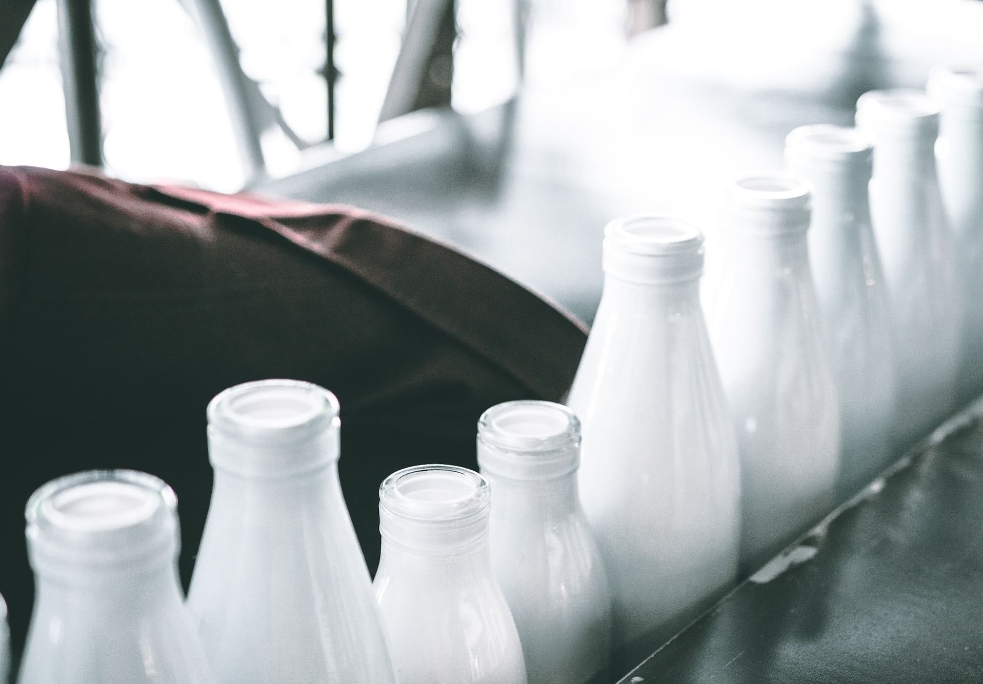 Двух предпринимателей осудили за торговлю фальсифицированной молочкой в Удмуртии