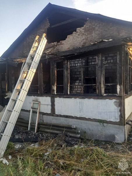 В Дебесах мужчина погиб в загоревшемся из-за неосторожного курения доме