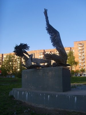 павших птиц. павших птиц. павших птиц. павших птиц. птица с серыми крыльями.