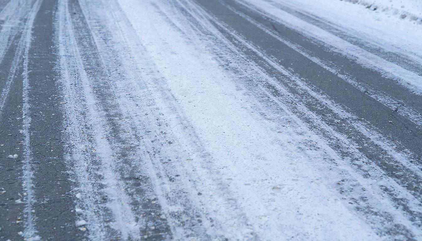 Снежный накат ожидается на дорогах Удмуртии 26 февраля