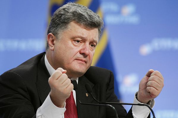 Рейтинг Порошенко упал ниже, чем был у Януковича в период Евромайдана