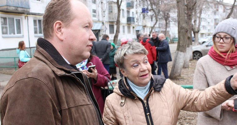 Депутат Госдумы России Алексей Загребин обсудил с жителями Ижевска судьбу бульвара Гоголя