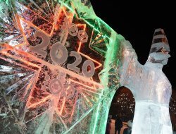 Главную новогоднюю елку Удмуртии открыли в Ижевске