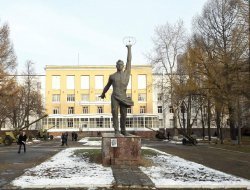 LIVE: в ИжГТУ организовали круглый стол по подготовке кадров для ОПК