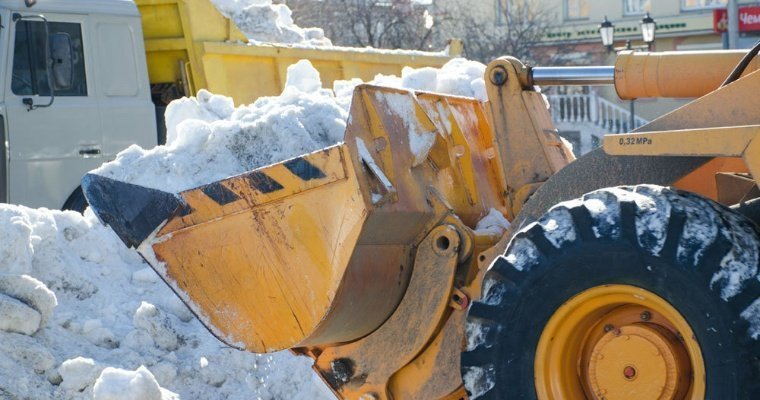МВД по Удмуртии опровергло сообщения о ворующем снег трактористе