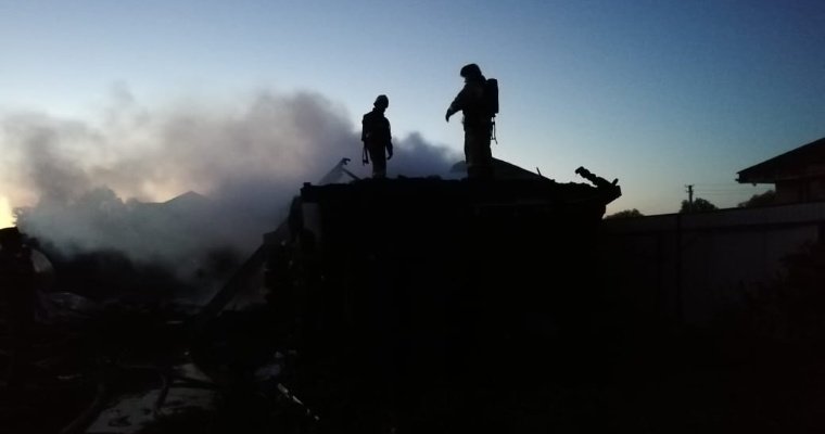 Четверо взрослых погибли при пожаре в Удмуртии