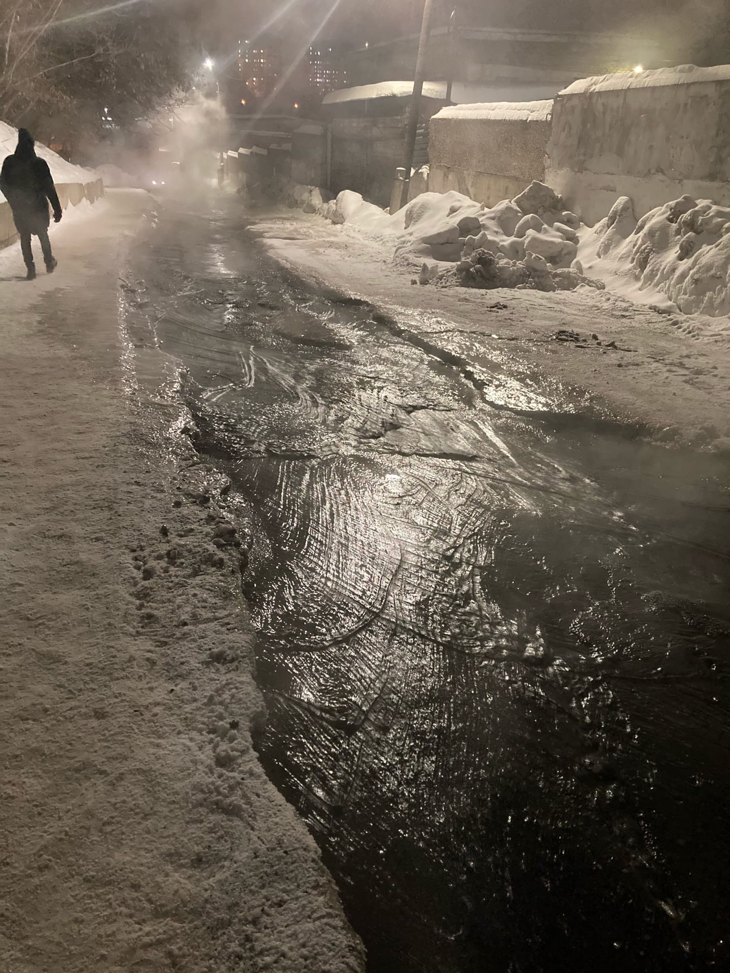 

Жители Ижевска пожаловались на двухдневный потоп улицы Кооперативной

