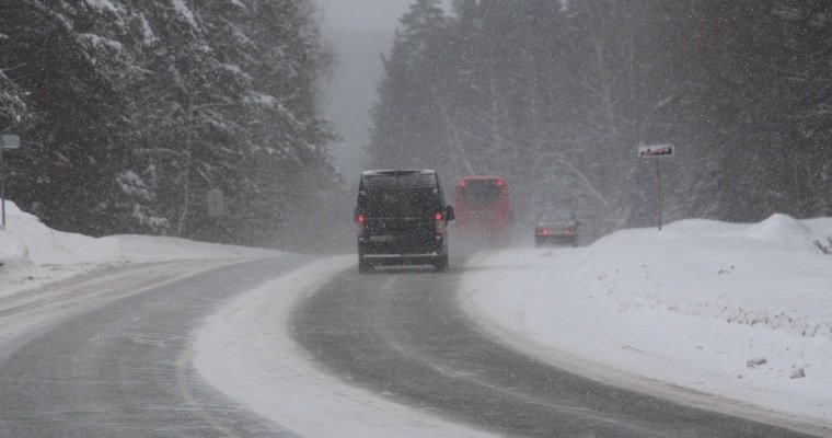 В Удмуртии из-за снегопадов ограничили движение на трёх трассах