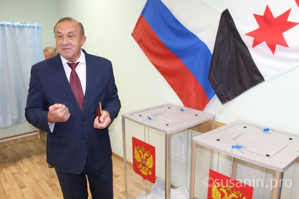 Александр Соловьев голосует