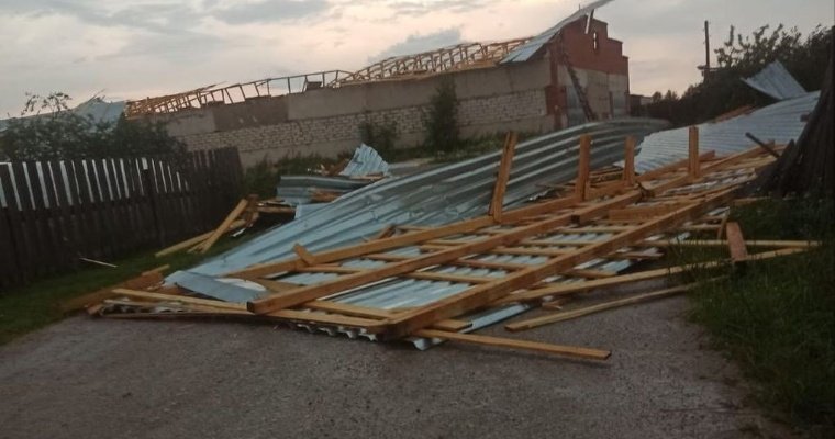 Жители Вавожского района остались без электричества после урагана