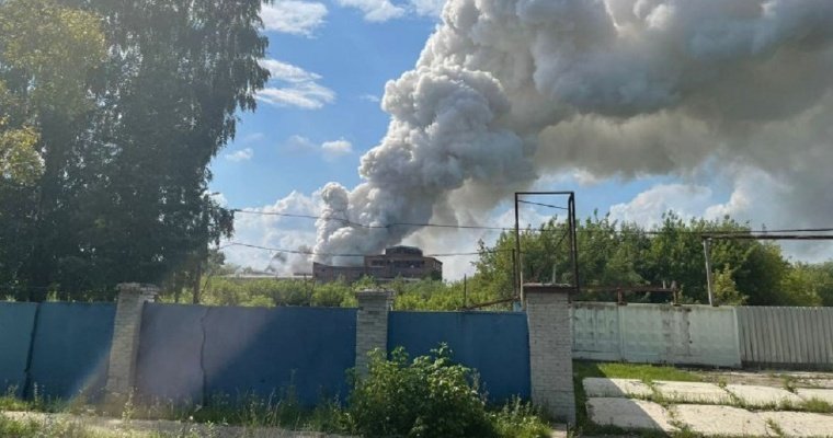 Завод по производству аккумуляторов загорелся в Подмосковье