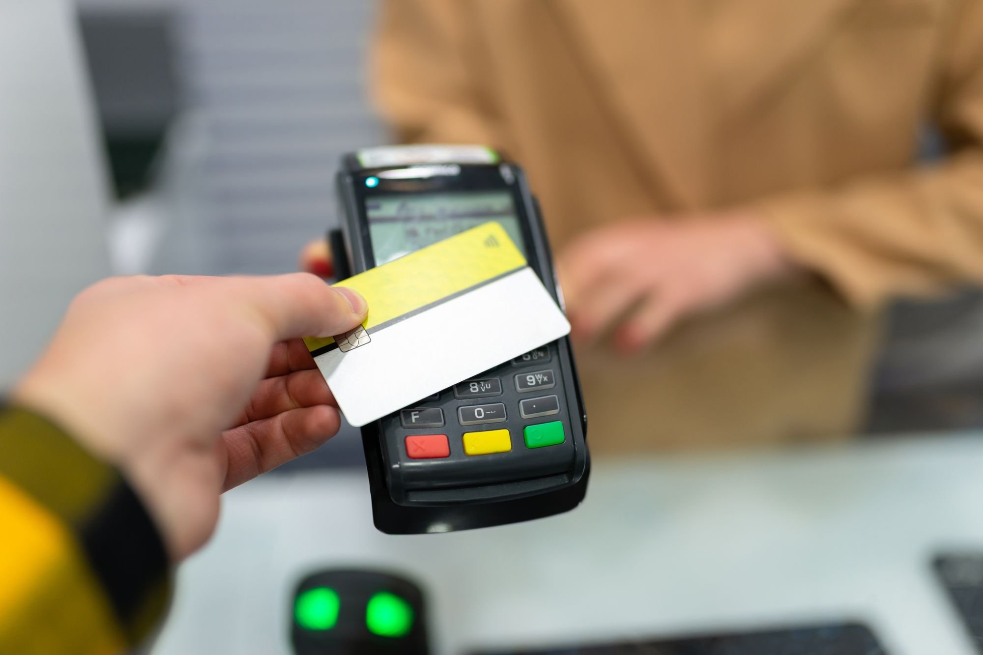 Незаконную продажу алкоголя в Удмуртии в День защиты детей зафиксировали в 10 точках