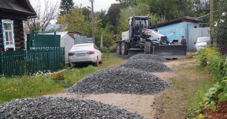 В Ижевске начали укладывать щебень на 31 участке дорог в частном секторе 