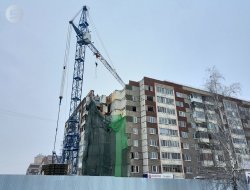 В Ижевске начали разбирать рухнувшую часть дома на улице Удмуртской