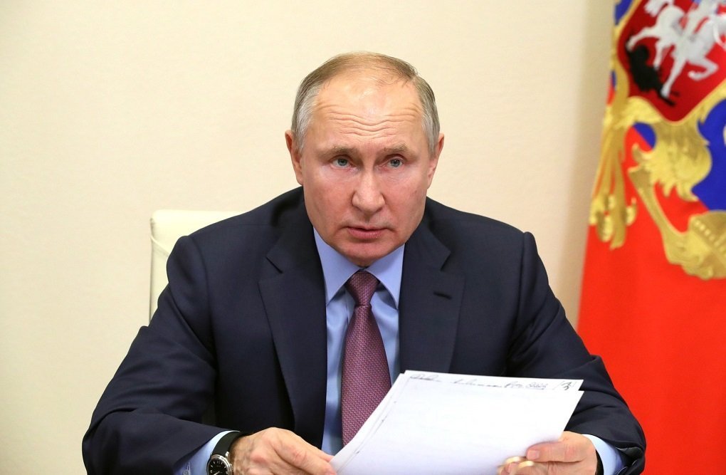 Путин: в ближайшие полтора года роста тарифов в ЖКХ можно не опасаться