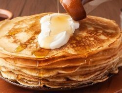 Испечь пятнадцать блинов со сметаной в Удмуртии обойдётся в среднем в 135 рублей 