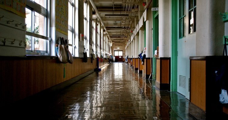 В Сарапуле отменили занятия в школах из-за анонимных сообщений о минировании