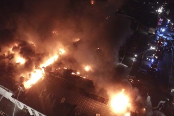 8 погибших при тушении склада в Москве пожарных представлены к Орденам Мужества