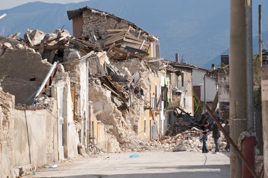 Два новых землетрясения на юге Турции унесли не менее шести жизней