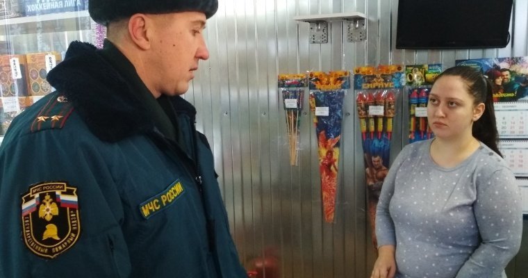 Проверка мест продажи пиротехники в Ижевске, опасные подушки безопасности в авто в России и крушение самолета в Казахстане: что произошло минувшей ночью