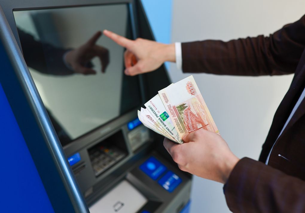 ВТБ: россияне увеличили траты на майских праздниках на 60%