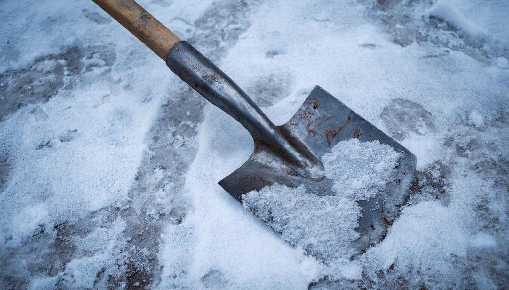 В Юкаменском в Удмуртии почистили от снега объекты культурного наследия после проверки прокуратуры