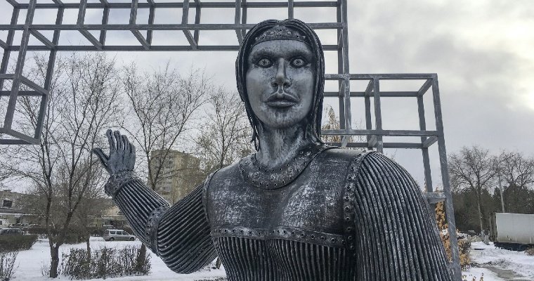 Администрация Нововоронежа выручила за памятник Аленке 2,6 млн рублей