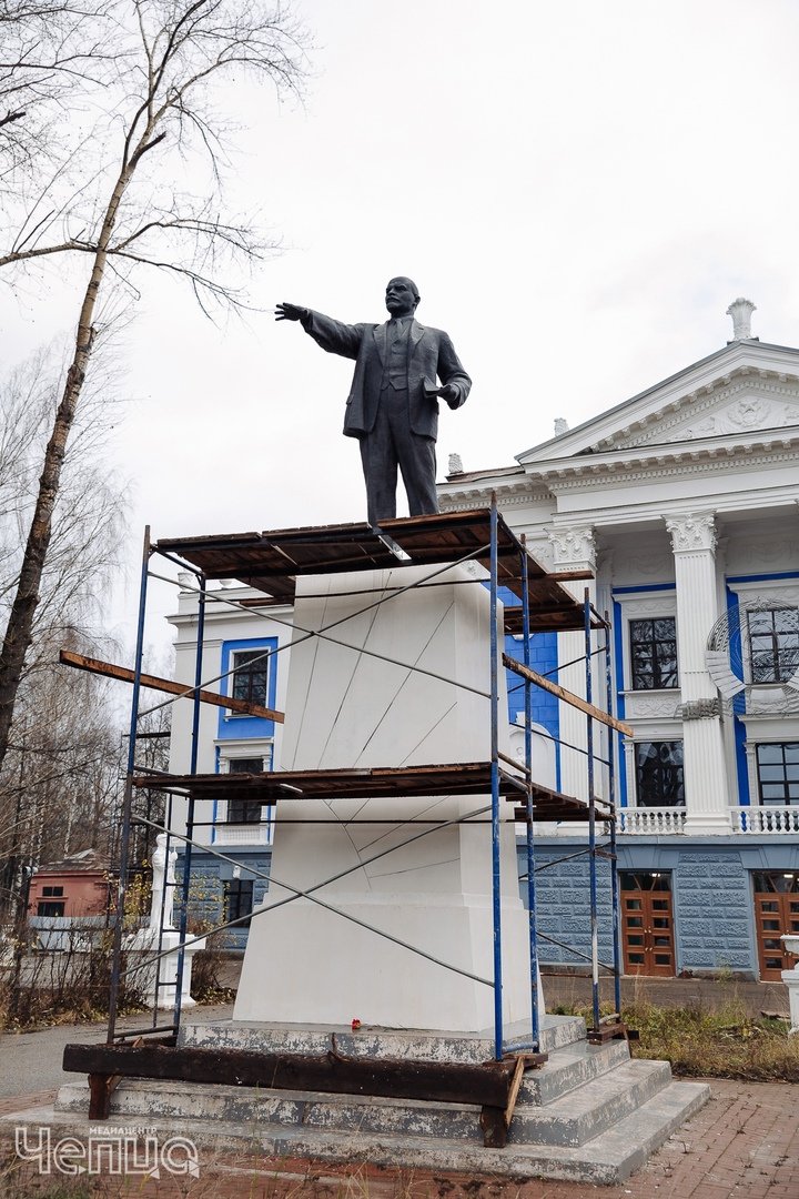 В Глазове завершается капремонт культурного центра «Россия»