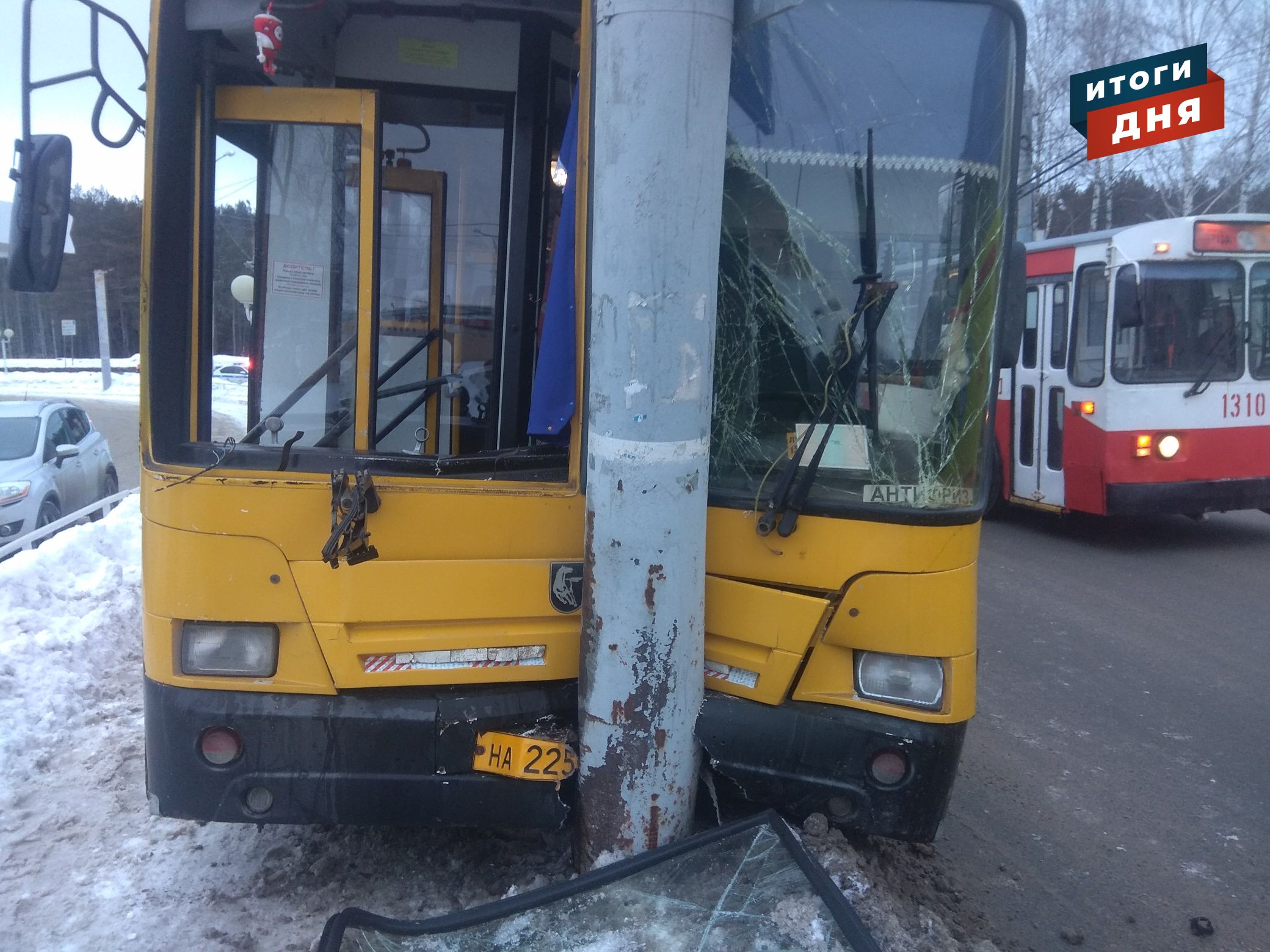 

Итоги дня: еще одна авария с автобусом в Ижевске и советы по выбору цветов


